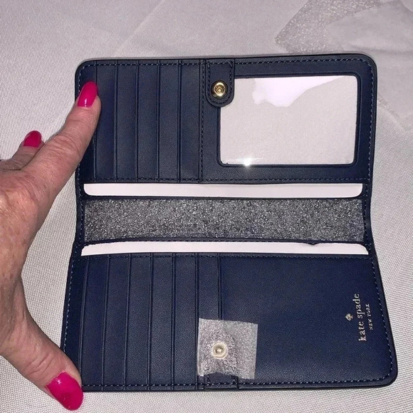 Kate Spade Wallet, ❄️ Winter Scene ❄️NWOT. - Picture 3 of 3